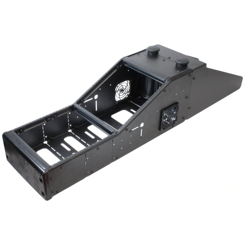 RAM® Tough-Box™角控制台，配备雪佛兰Impala后挡板